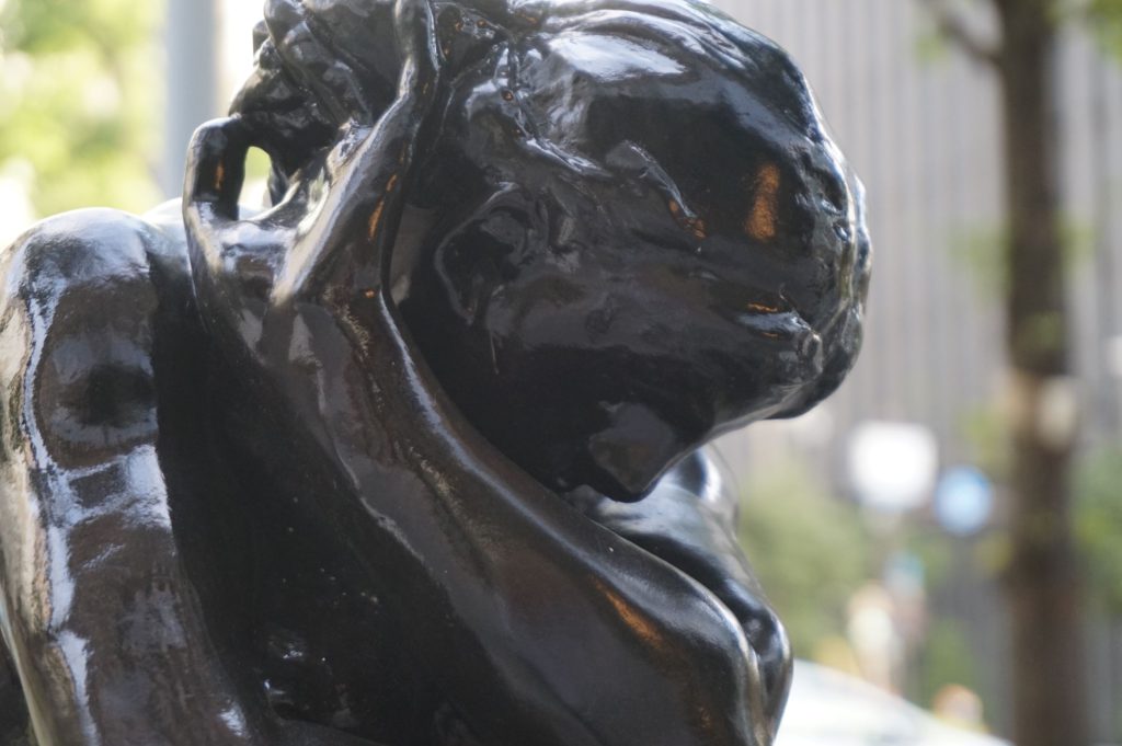 イヴ 近代彫刻の世界的巨匠ロダンの手の感触に触れる体験を Public Art